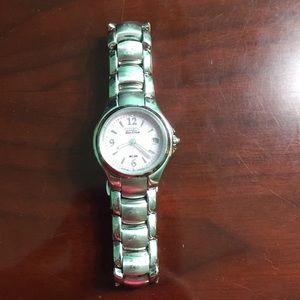 Citizen 28mm eco-drive bracelet watch women’s pink